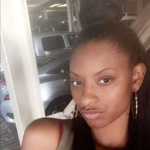 Meet your Posher, Jazmin